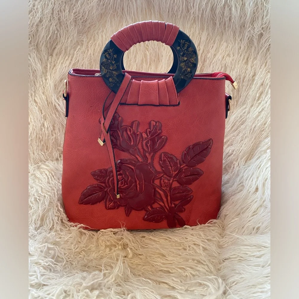 N/A red leather